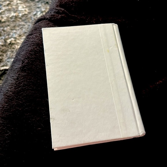 Talking to Strangers by Malcolm Gladwell Book - Picture 3 of 3